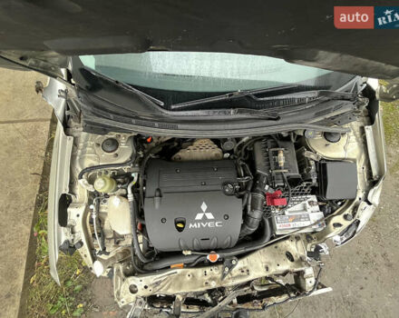 Бежевый Мицубиси Лансер, объемом двигателя 2 л и пробегом 278 тыс. км за 3100 $, фото 15 на Automoto.ua