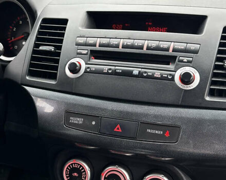 Бежевый Мицубиси Лансер, объемом двигателя 2 л и пробегом 250 тыс. км за 6400 $, фото 9 на Automoto.ua