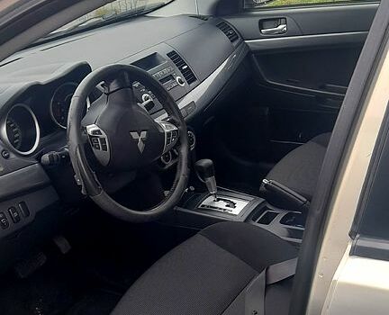 Бежевий Міцубісі Lancer, об'ємом двигуна 2 л та пробігом 114 тис. км за 6500 $, фото 2 на Automoto.ua