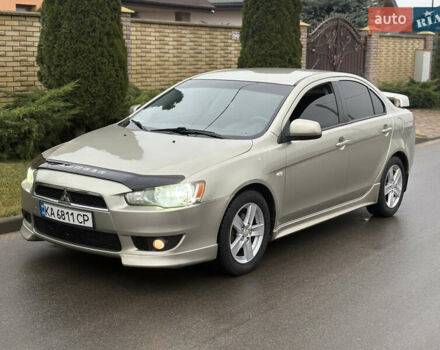 Бежевый Мицубиси Лансер, объемом двигателя 2 л и пробегом 250 тыс. км за 6400 $, фото 1 на Automoto.ua