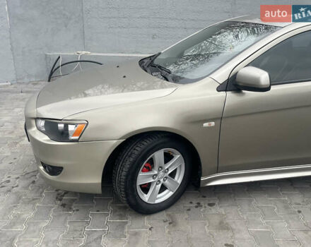 Бежевый Мицубиси Лансер, объемом двигателя 2 л и пробегом 230 тыс. км за 5599 $, фото 2 на Automoto.ua