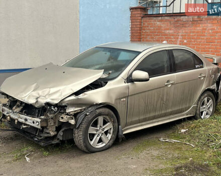 Бежевый Мицубиси Лансер, объемом двигателя 2 л и пробегом 278 тыс. км за 3100 $, фото 2 на Automoto.ua