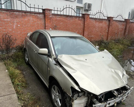 Бежевый Мицубиси Лансер, объемом двигателя 2 л и пробегом 278 тыс. км за 3100 $, фото 4 на Automoto.ua