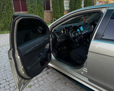 Бежевый Мицубиси Лансер, объемом двигателя 2 л и пробегом 225 тыс. км за 6999 $, фото 22 на Automoto.ua