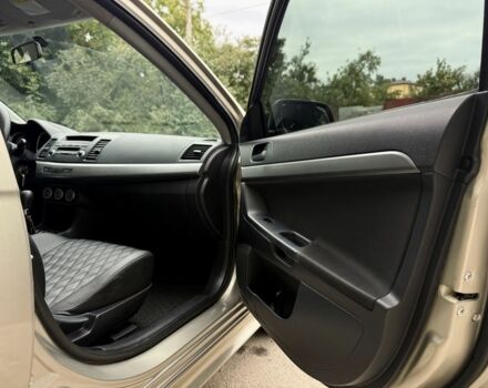 Бежевий Міцубісі Lancer, об'ємом двигуна 2 л та пробігом 280 тис. км за 6600 $, фото 21 на Automoto.ua