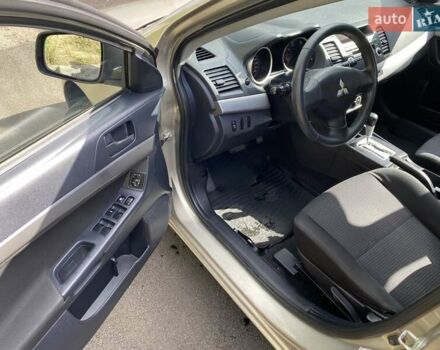 Бежевый Мицубиси Лансер, объемом двигателя 1.5 л и пробегом 186 тыс. км за 6500 $, фото 3 на Automoto.ua