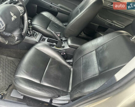 Бежевий Міцубісі Lancer, об'ємом двигуна 2 л та пробігом 312 тис. км за 4700 $, фото 11 на Automoto.ua