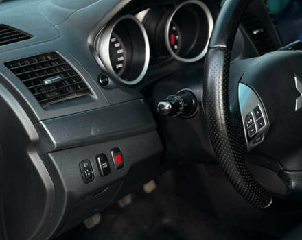 Бежевый Мицубиси Лансер, объемом двигателя 2 л и пробегом 225 тыс. км за 6999 $, фото 13 на Automoto.ua