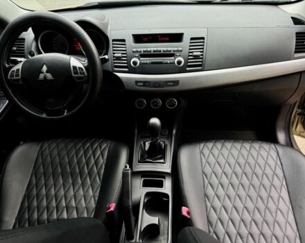 Бежевий Міцубісі Lancer, об'ємом двигуна 2 л та пробігом 280 тис. км за 6600 $, фото 6 на Automoto.ua