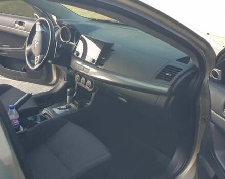 Бежевый Мицубиси Лансер, объемом двигателя 2 л и пробегом 280 тыс. км за 7600 $, фото 4 на Automoto.ua