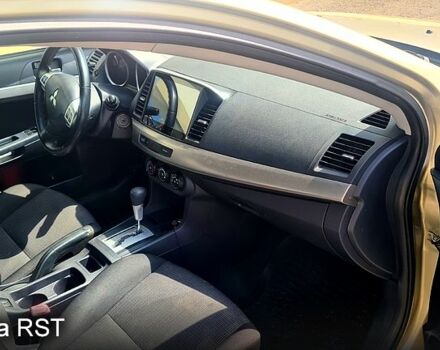 Бежевый Мицубиси Лансер, объемом двигателя 1.5 л и пробегом 145 тыс. км за 7100 $, фото 2 на Automoto.ua