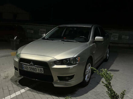 Бежевый Мицубиси Лансер, объемом двигателя 2 л и пробегом 278 тыс. км за 3100 $, фото 1 на Automoto.ua