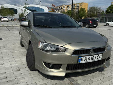 Мицубиси Лансер 2008 в Ужгороде на Automoto.ua Бежевый Мицубиси Лансер, объемом двигателя 2 л и пробегом 290 тыс. км за 6600 $, фото 1 на Automoto.ua