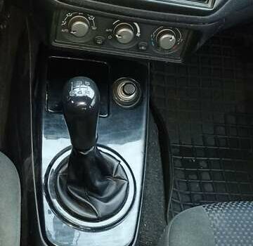 Черный Мицубиси Лансер, объемом двигателя 1.58 л и пробегом 261 тыс. км за 4400 $, фото 4 на Automoto.ua