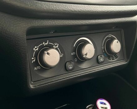 Мицубиси Лансер 2007 в Кривом Роге на Automoto.ua Черный Мицубиси Лансер, объемом двигателя 2 л и пробегом 143 тыс. км за 5400 $, фото 10 на Automoto.ua