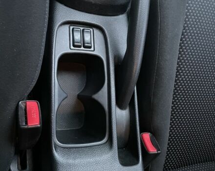 Черный Мицубиси Лансер, объемом двигателя 1.6 л и пробегом 226 тыс. км за 3750 $, фото 13 на Automoto.ua