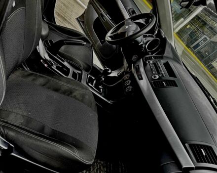 Чорний Міцубісі Lancer, об'ємом двигуна 1.5 л та пробігом 261 тис. км за 4600 $, фото 5 на Automoto.ua