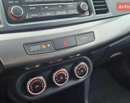 Черный Мицубиси Лансер, объемом двигателя 1.59 л и пробегом 220 тыс. км за 9800 $, фото 11 на Automoto.ua