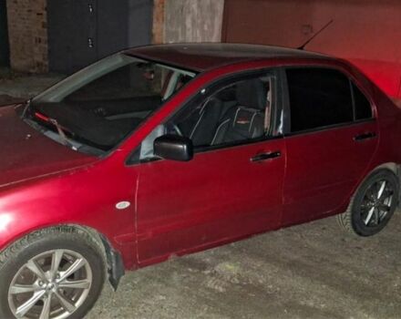 Мицубиси Лансер 2005 в Броварах на Automoto.ua Красный Мицубиси Лансер, объемом двигателя 1.6 л и пробегом 280 тыс. км за 2990 $, фото 3 на Automoto.ua