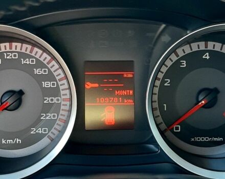 Красный Мицубиси Лансер, объемом двигателя 2 л и пробегом 110 тыс. км за 7500 $, фото 11 на Automoto.ua