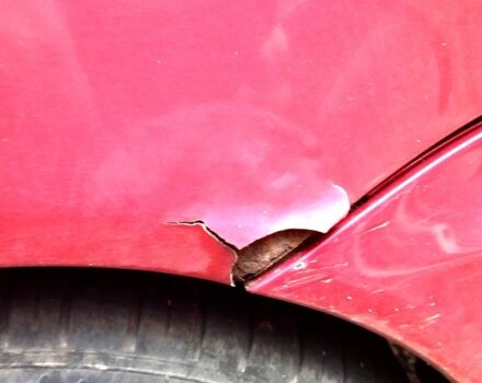 Красный Мицубиси Лансер, объемом двигателя 1.6 л и пробегом 225 тыс. км за 2500 $, фото 3 на Automoto.ua