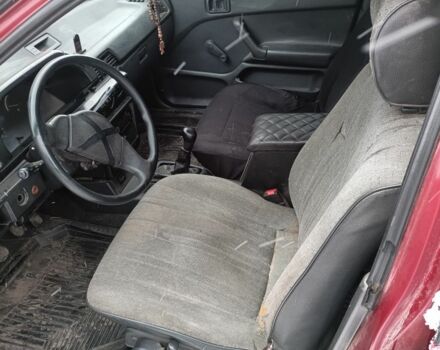 Красный Мицубиси Лансер, объемом двигателя 1.3 л и пробегом 120 тыс. км за 831 $, фото 1 на Automoto.ua