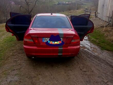 Міцубісі Lancer 1998 у Турке на Automoto.ua Червоний Міцубісі Lancer, об'ємом двигуна 1.3 л та пробігом 0 тис. км за 1800 $, фото 1 на Automoto.ua