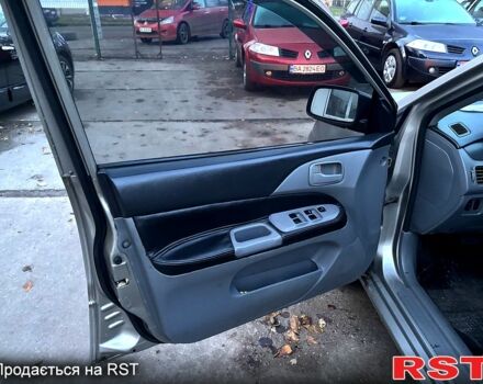 Мицубиси Лансер, объемом двигателя 1.3 л и пробегом 230 тыс. км за 2800 $, фото 7 на Automoto.ua