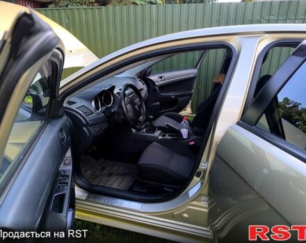 Мицубиси Лансер, объемом двигателя 2 л и пробегом 100 тыс. км за 8700 $, фото 4 на Automoto.ua