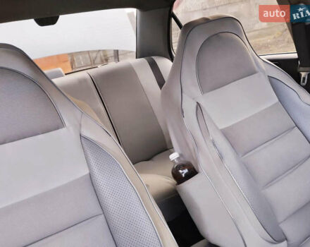 Серый Мицубиси Лансер, объемом двигателя 1.3 л и пробегом 450 тыс. км за 3500 $, фото 4 на Automoto.ua