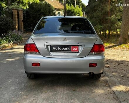 Мицубиси Лансер 2005 в Киеве на Automoto.ua Серый Мицубиси Лансер, объемом двигателя 1.6 л и пробегом 196 тыс. км за 4490 $, фото 7 на Automoto.ua