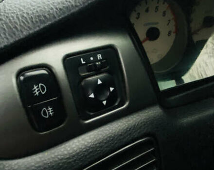 Серый Мицубиси Лансер, объемом двигателя 1.6 л и пробегом 253 тыс. км за 2850 $, фото 19 на Automoto.ua