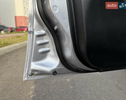 Серый Мицубиси Лансер, объемом двигателя 1.3 л и пробегом 160 тыс. км за 5555 $, фото 32 на Automoto.ua