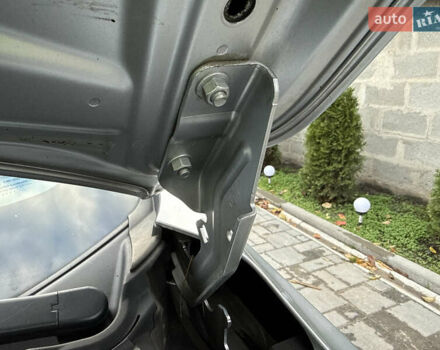 Міцубісі Lancer 2007 у Житомирі на Automoto.ua Сірий Міцубісі Lancer, об'ємом двигуна 1.5 л та пробігом 195 тис. км за 5700 $, фото 82 на Automoto.ua