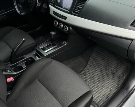 Серый Мицубиси Лансер, объемом двигателя 2 л и пробегом 227 тыс. км за 6600 $, фото 9 на Automoto.ua