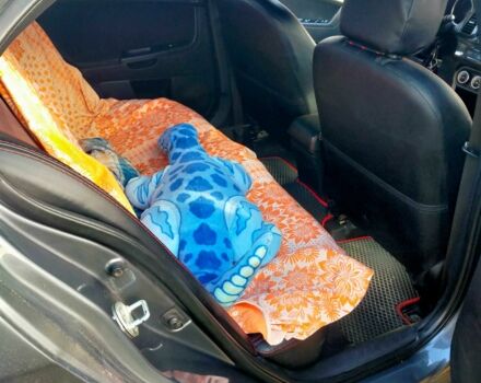 Серый Мицубиси Лансер, объемом двигателя 2 л и пробегом 351 тыс. км за 7000 $, фото 7 на Automoto.ua