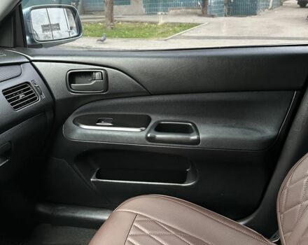 Серый Мицубиси Лансер, объемом двигателя 1.6 л и пробегом 238 тыс. км за 4300 $, фото 7 на Automoto.ua