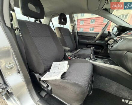 Серый Мицубиси Лансер, объемом двигателя 1.3 л и пробегом 160 тыс. км за 5555 $, фото 66 на Automoto.ua