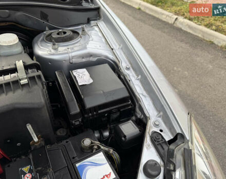 Серый Мицубиси Лансер, объемом двигателя 1.3 л и пробегом 160 тыс. км за 5555 $, фото 75 на Automoto.ua