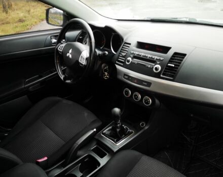 Серый Мицубиси Лансер, объемом двигателя 2 л и пробегом 260 тыс. км за 5200 $, фото 9 на Automoto.ua