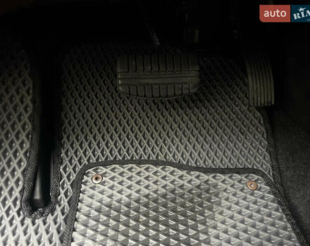 Сірий Міцубісі Lancer, об'ємом двигуна 1.5 л та пробігом 177 тис. км за 5999 $, фото 13 на Automoto.ua