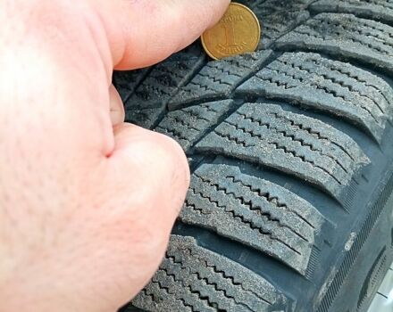 Серый Мицубиси Лансер, объемом двигателя 2 л и пробегом 243 тыс. км за 5500 $, фото 9 на Automoto.ua