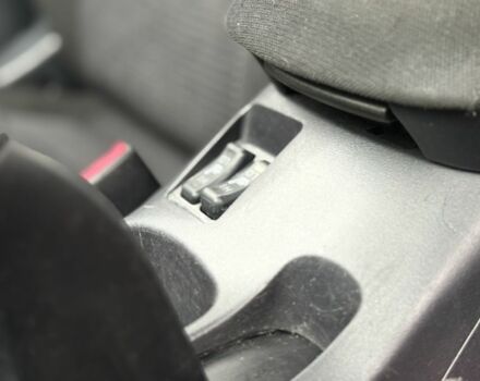 Сірий Міцубісі Lancer, об'ємом двигуна 2 л та пробігом 265 тис. км за 5300 $, фото 20 на Automoto.ua