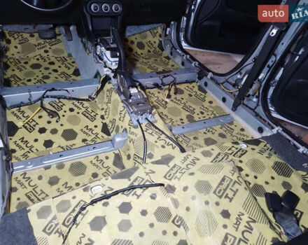 Серый Мицубиси Лансер, объемом двигателя 2 л и пробегом 175 тыс. км за 7300 $, фото 10 на Automoto.ua