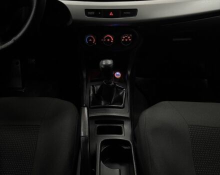 Серый Мицубиси Лансер, объемом двигателя 1.5 л и пробегом 241 тыс. км за 6400 $, фото 12 на Automoto.ua