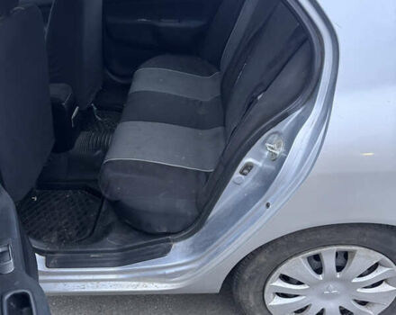 Серый Мицубиси Лансер, объемом двигателя 1.58 л и пробегом 330 тыс. км за 3500 $, фото 9 на Automoto.ua