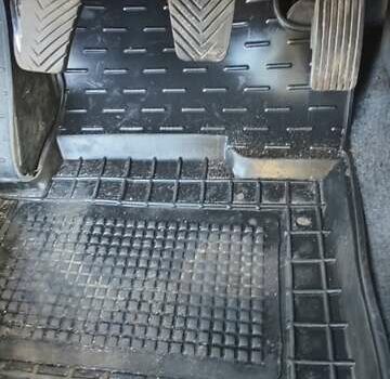 Серый Мицубиси Лансер, объемом двигателя 1.58 л и пробегом 216 тыс. км за 4700 $, фото 2 на Automoto.ua