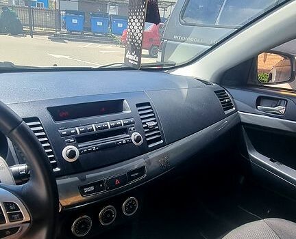 Сірий Міцубісі Lancer, об'ємом двигуна 2 л та пробігом 274 тис. км за 6300 $, фото 3 на Automoto.ua