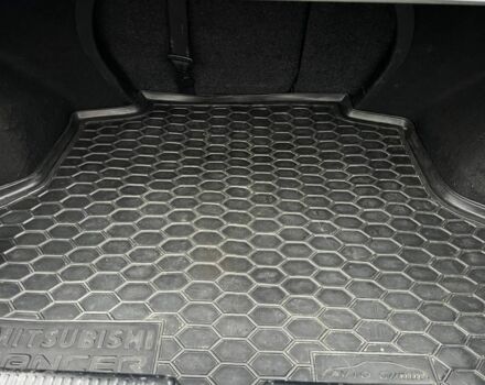 Серый Мицубиси Лансер, объемом двигателя 1.6 л и пробегом 205 тыс. км за 5400 $, фото 21 на Automoto.ua