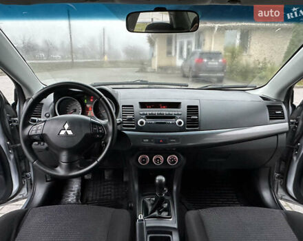 Серый Мицубиси Лансер, объемом двигателя 2 л и пробегом 279 тыс. км за 4999 $, фото 20 на Automoto.ua